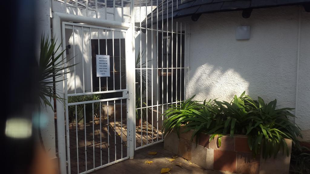 Rosebank Lodge & Backpacker Γιοχάνεσμπουργκ Εξωτερικό φωτογραφία